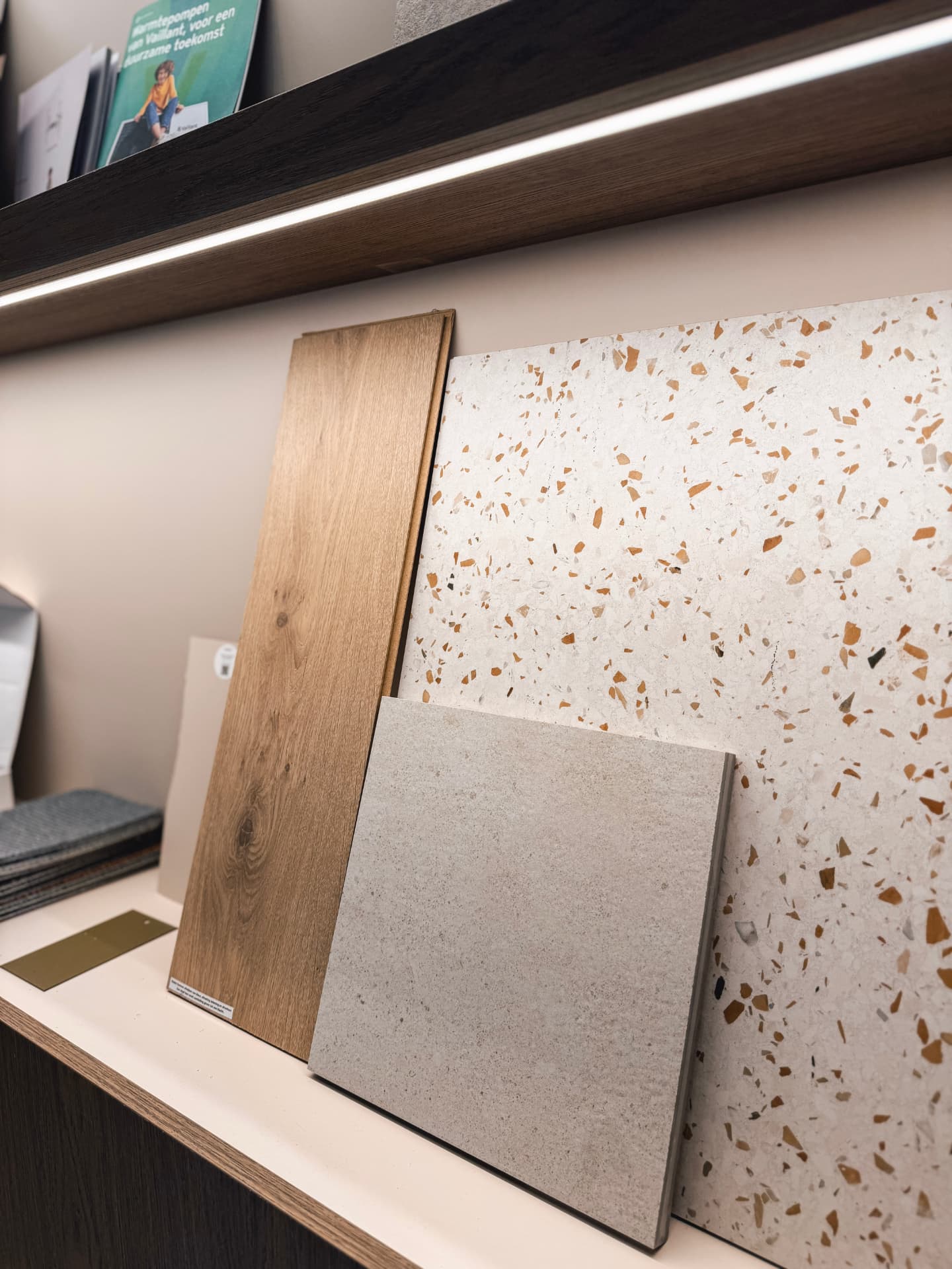 Materialen en afwerkingen in onze showroom